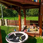 Na Okraji Mesta S Vlastnim Parkovanim דירה Česká Lípa