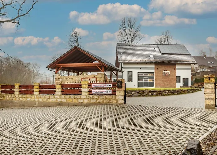 Na Okraji Města S Vlastním Parkováním Appartamento